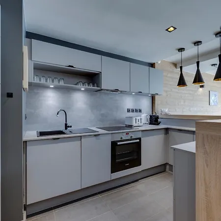 Apartment Au Centre De Avec Terrasse Et Wifi - Fr-1-641-82 *