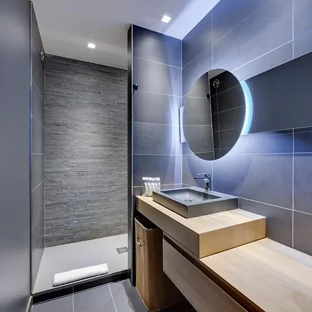 Apartment Au Centre De Avec Terrasse Et Wifi - Fr-1-641-82 *