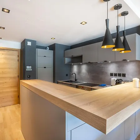 Au Centre De Avec Terrasse Et Wifi - Fr-1-641-82 Apartment